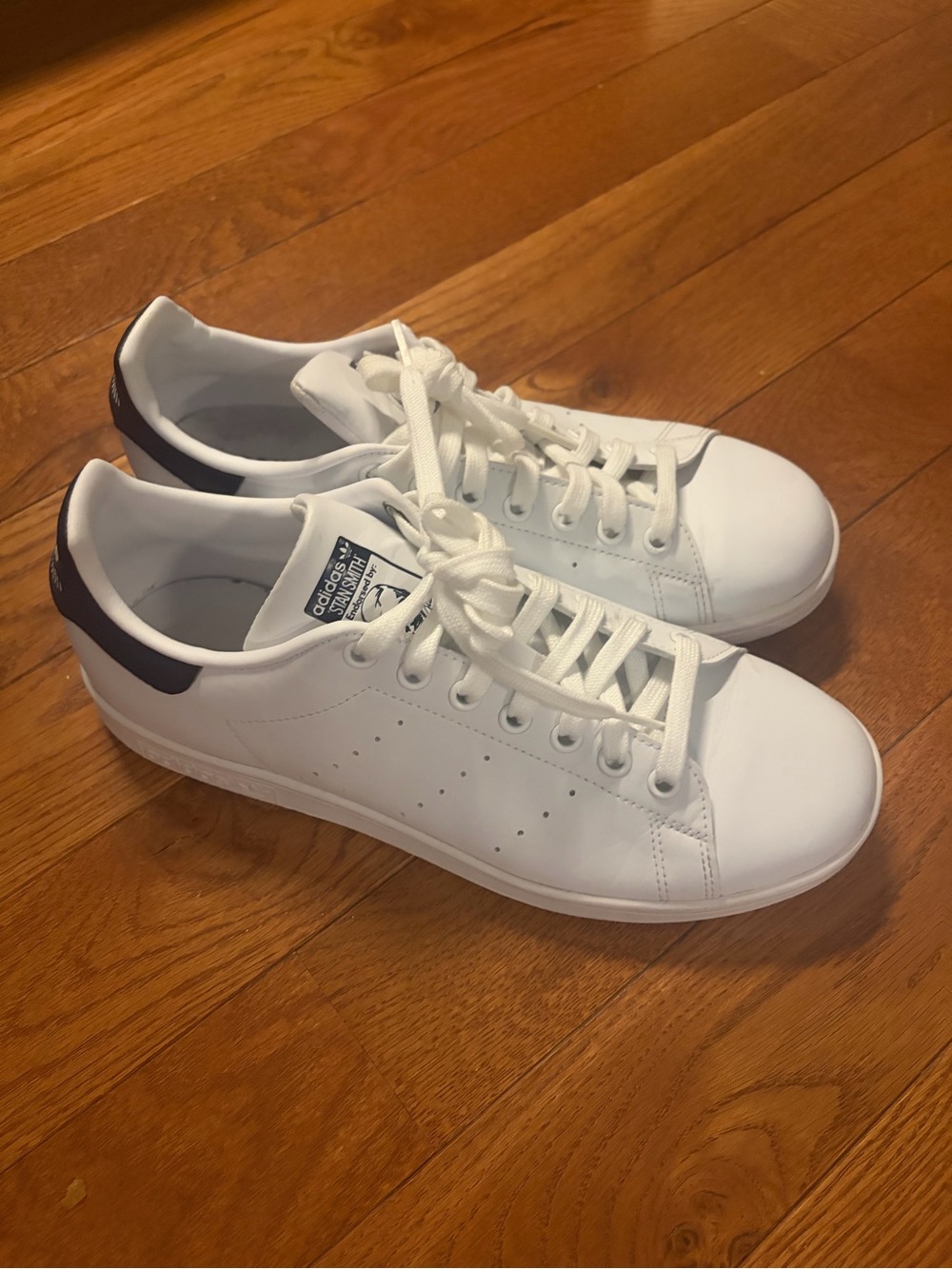 White Leather Low-Top Sneakers with Navy Heel Tab - Women's Athletic Shoes